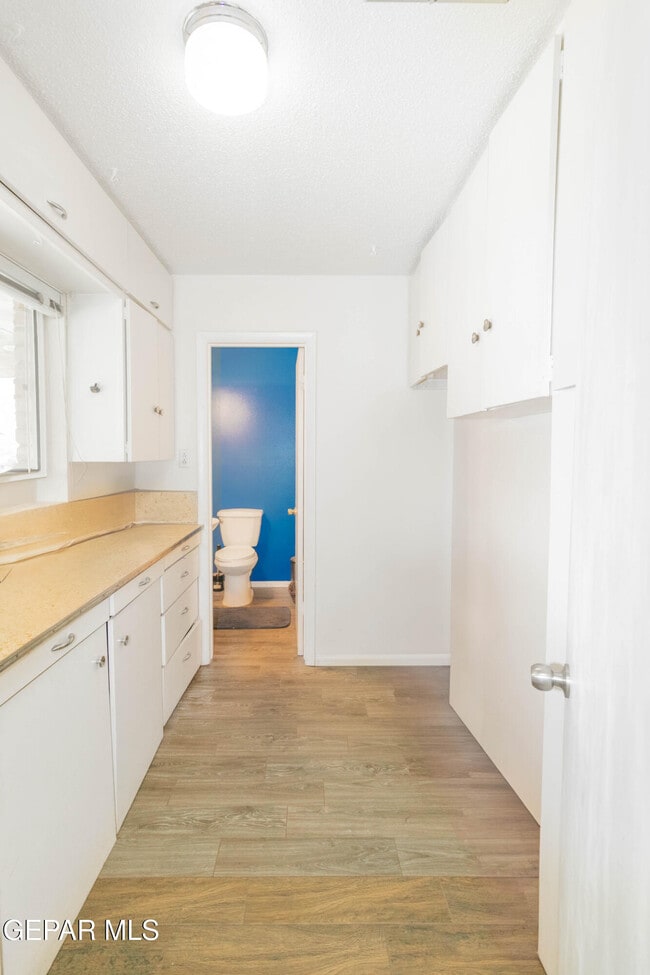 Building Photo - 8608 Catalpa Ln