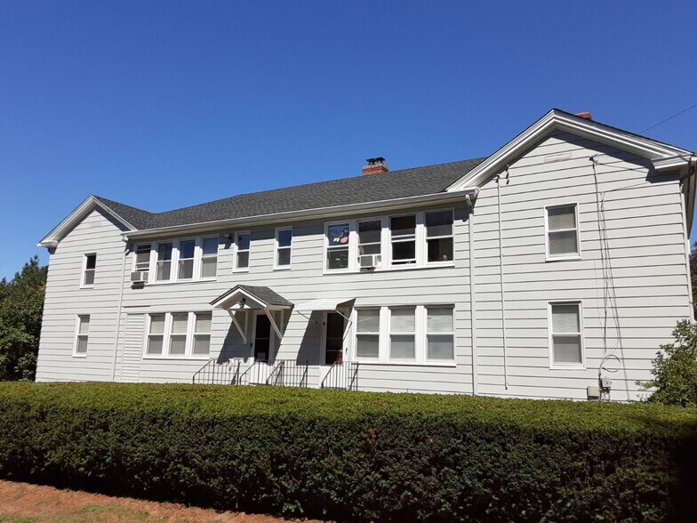 Driveway view of house - 297 Marlborough Rd