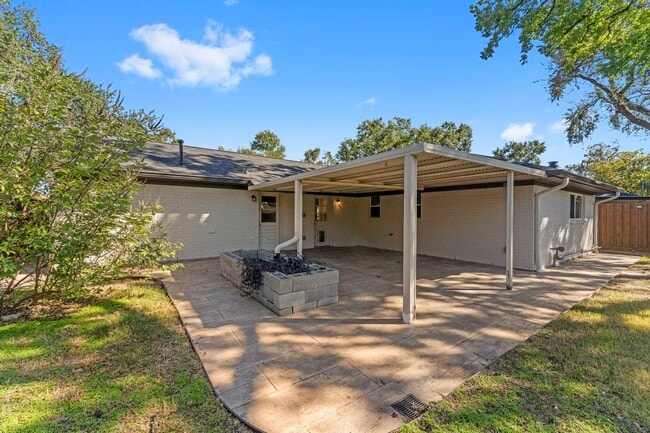 Building Photo - 4135 Hill Oak Dr