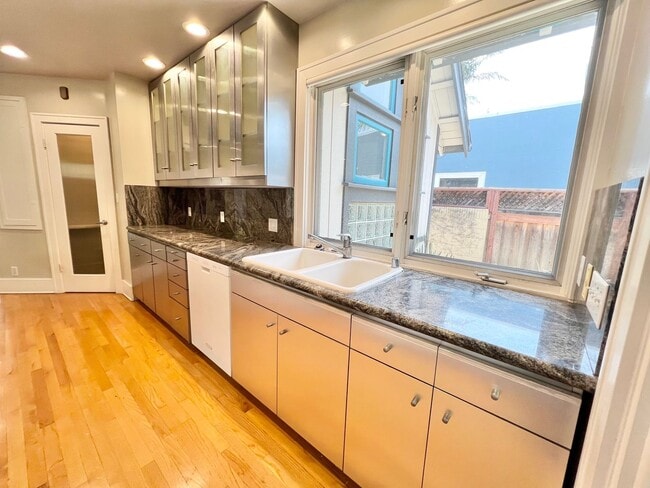 Building Photo - Pristine 3 Bedroom Craftsman House in Belm...