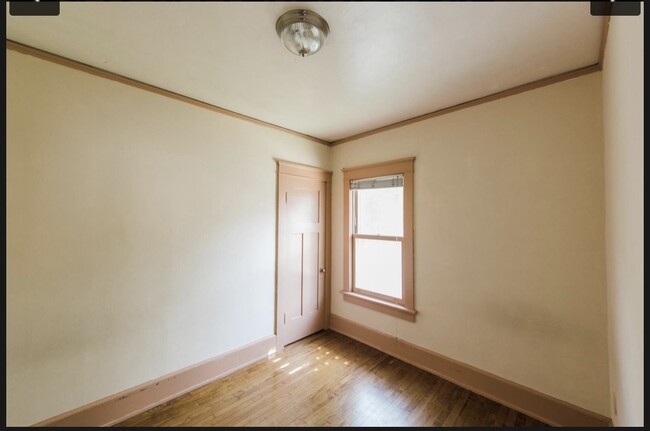 Building Photo - 2952 N Frederick Ave