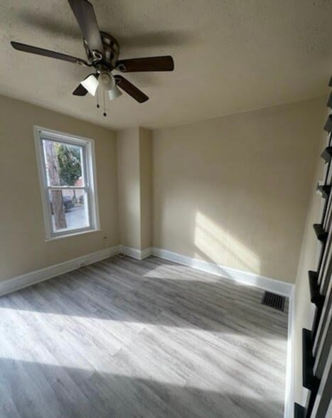 Building Photo - 11 Cedar St