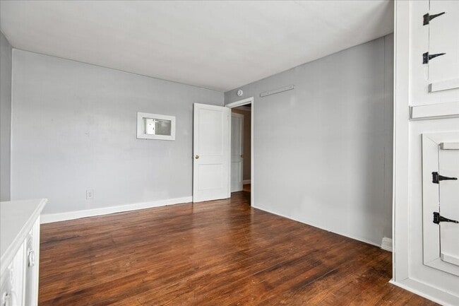 Building Photo - 3914 Erdman Ave