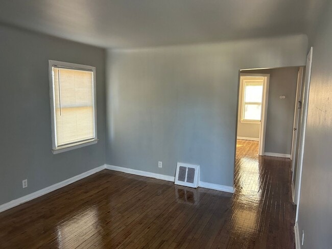 Building Photo - 2669 Electric- 3 BEDS & 2 BATH FOR RENT!
