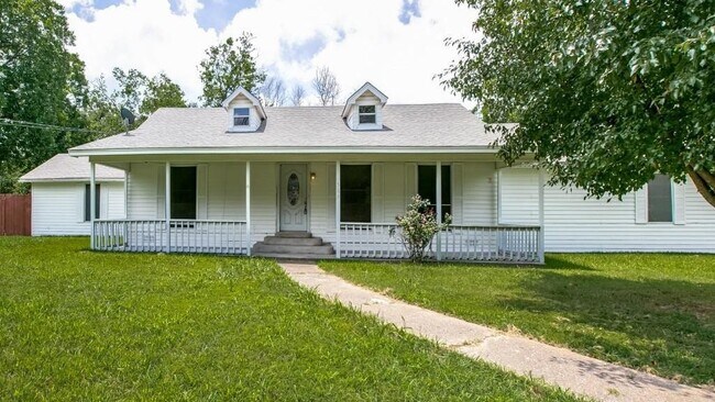 Building Photo - 2035 Clay St