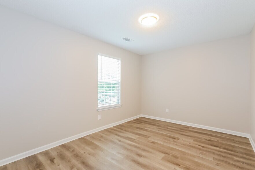 Building Photo - 142 Southwind Ln