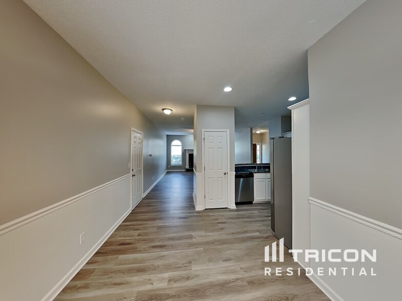 Building Photo - 227 Piedmont Dr
