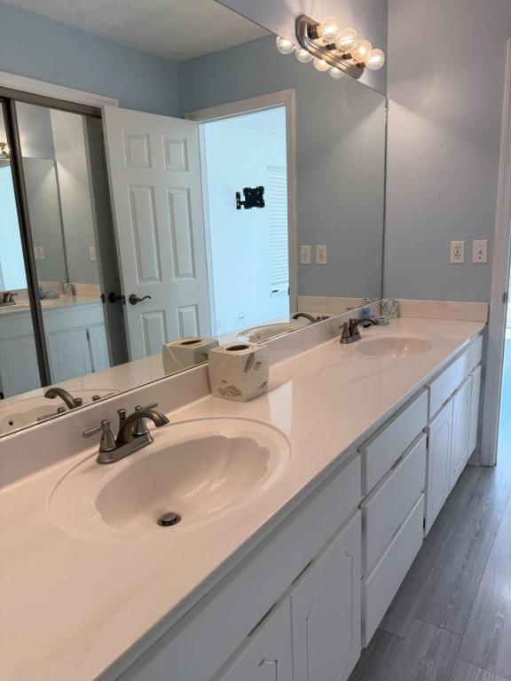 Building Photo - 17690 Front Beach Rd