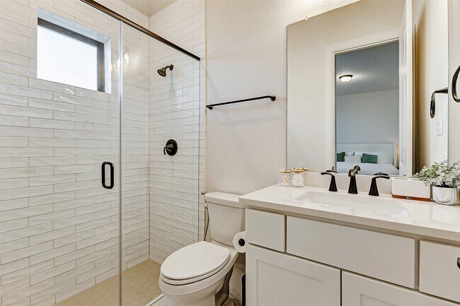 Building Photo - 7606 Redwoods Frst Dr