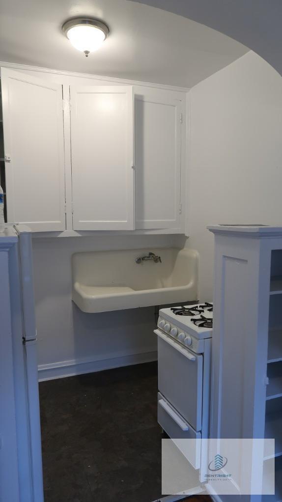 Building Photo - 4588 N Elston Ave