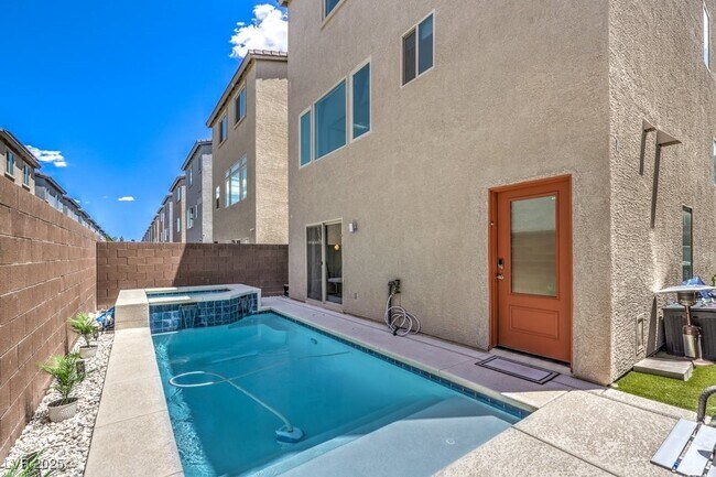 Building Photo - 8092 Haywood Estate Ave