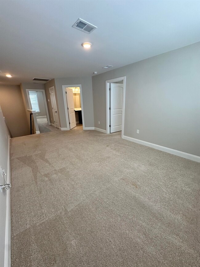 Building Photo - 686 Oyster Dr