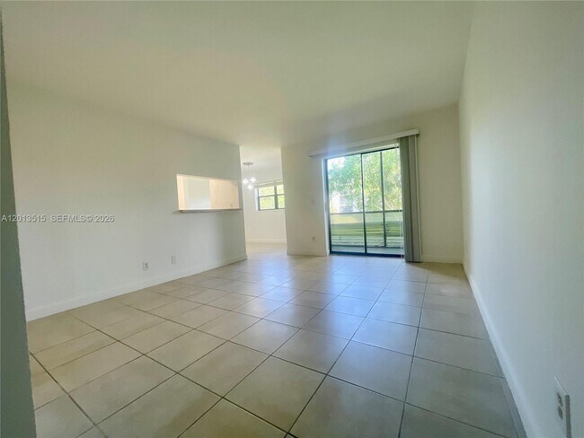 Building Photo - 4044 NW 87th Ave