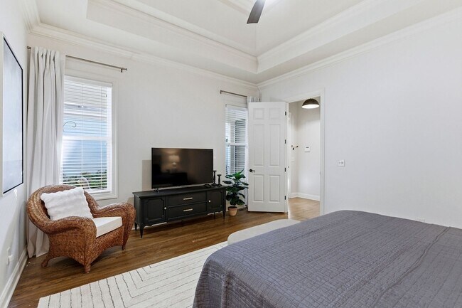 Building Photo - 1306 Jewell Ave