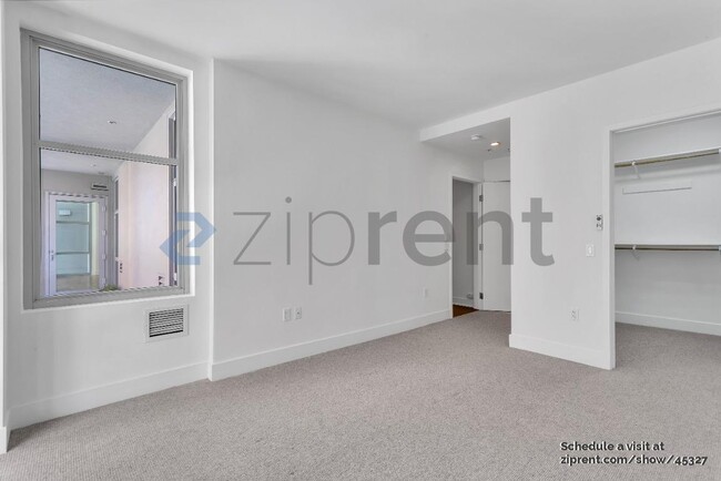 Building Photo - 235 Berry St