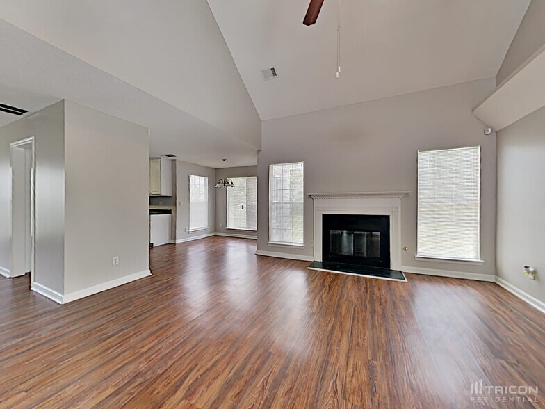 Building Photo - 105 River View Ct