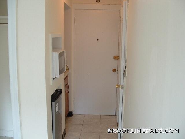 Building Photo - 1223 Beacon St