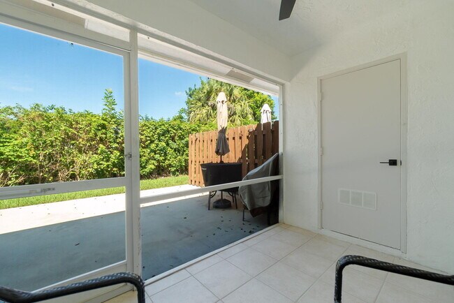 Building Photo - 2914 Spanish Trail
