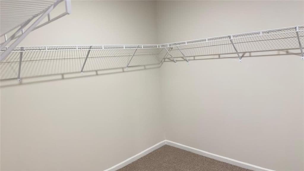 Building Photo - 327 Vly Oak Dr