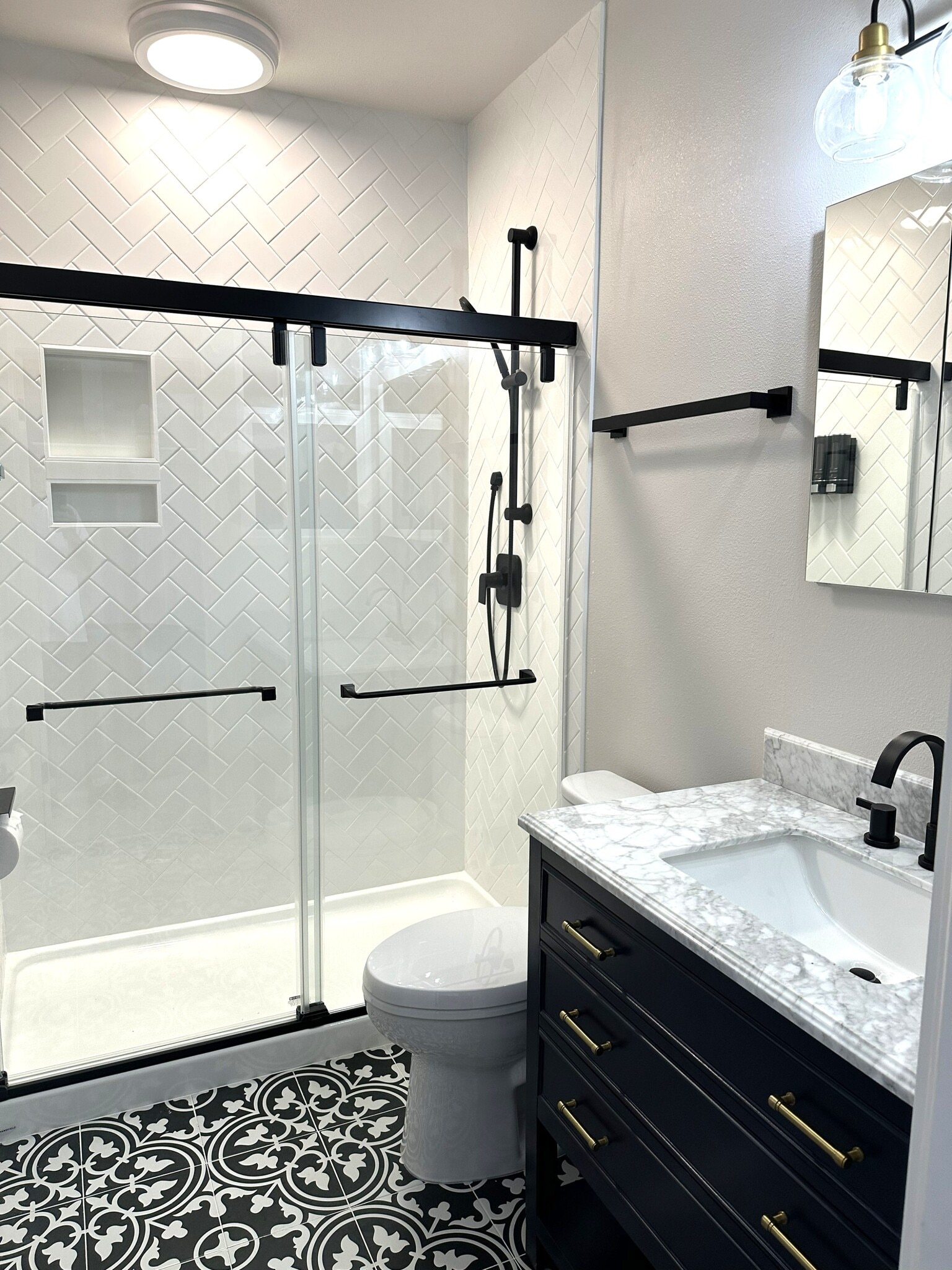 Master bath - 4659 Park Dr