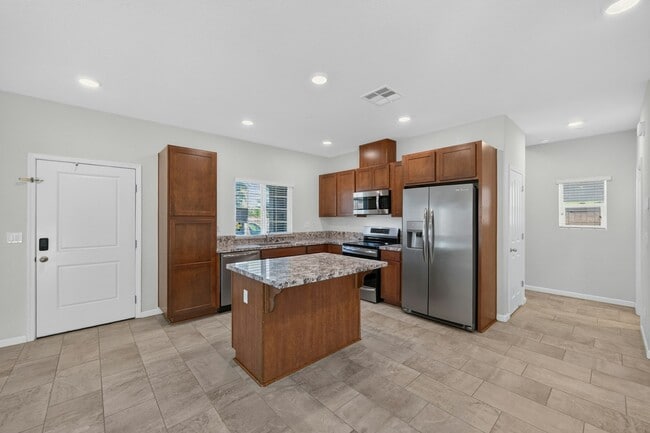 Building Photo - 3432 Bayou Way