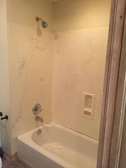 Cultured Marble bth/shower - 1431 S Elwood Ave