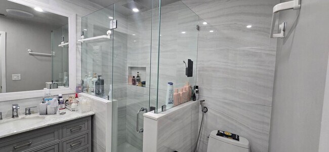 Building Photo - 288 NW 89th Ave