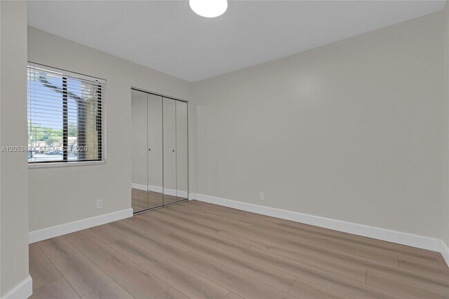 Building Photo - 11061 NW 38th Pl