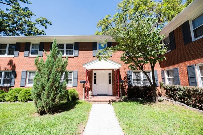 Building Photo - 315 S Mendenhall St