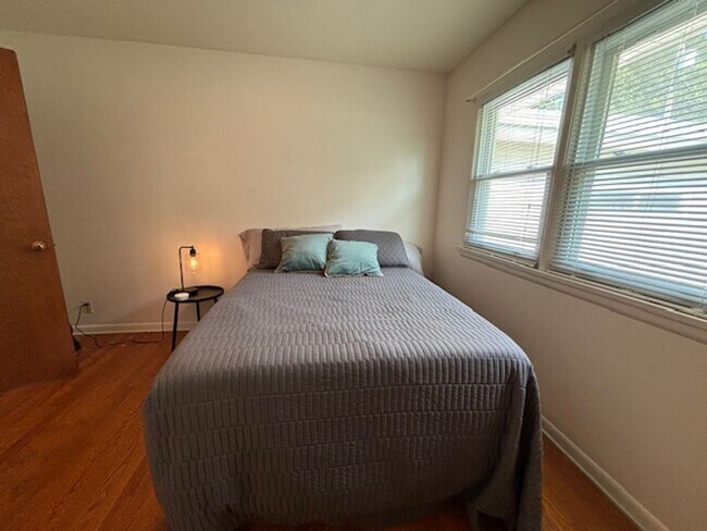 Building Photo - Fully Furnished, Turn Key Lake Front Home in Caledonia!