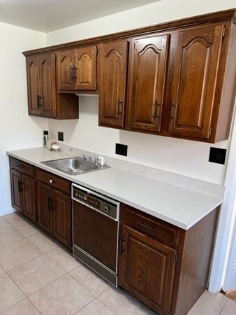 Building Photo - 128 Pleasant St