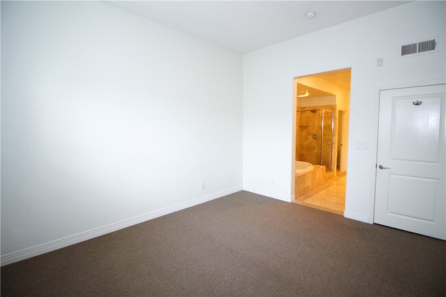 Building Photo - 7100 Playa Vista Dr