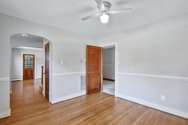 Building Photo - 2 BR, 1.5 BA, Basement, Granite Hills Area