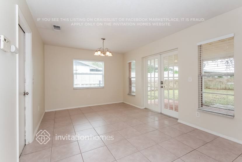 Building Photo - 3308 Cambridge Dr W