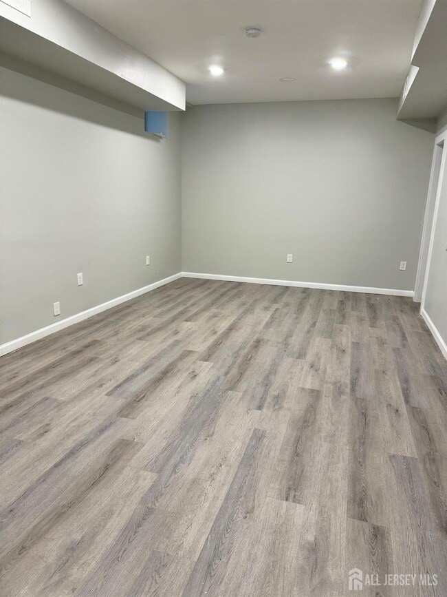 Building Photo - 61 N Grove St