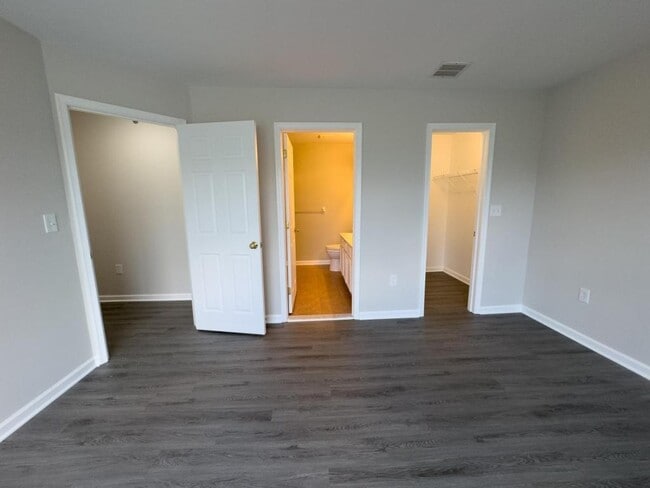 Building Photo - 942 Nittany Ct