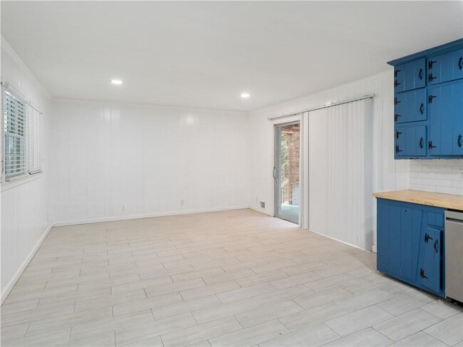 Building Photo - 1685 Dunwoody Pl NE
