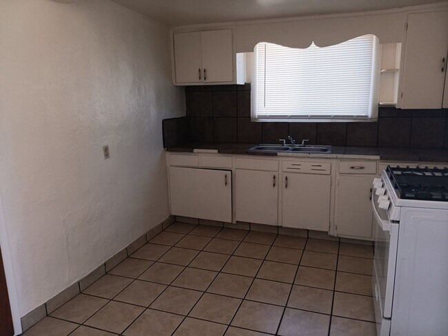 Primary Photo - 2129 Coal Ave SE