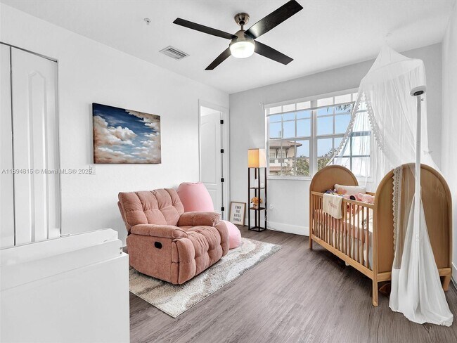 Building Photo - 476 SW 147th Ave