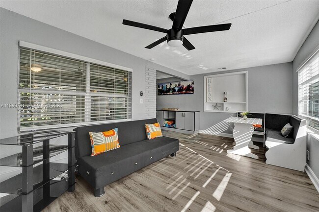 Building Photo - 529 NW 8th St