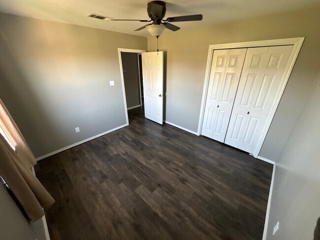 Building Photo - 1110 Farley Cir