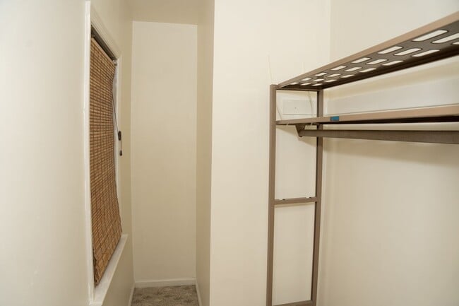Building Photo - 53 E Summit St