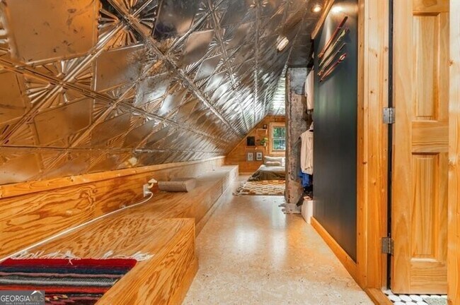 Building Photo - 154 Savannah St SE