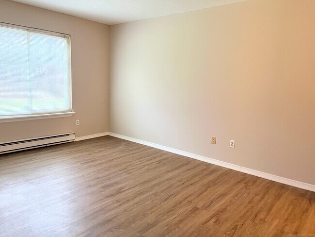 Building Photo - 97 Candlewood Dr