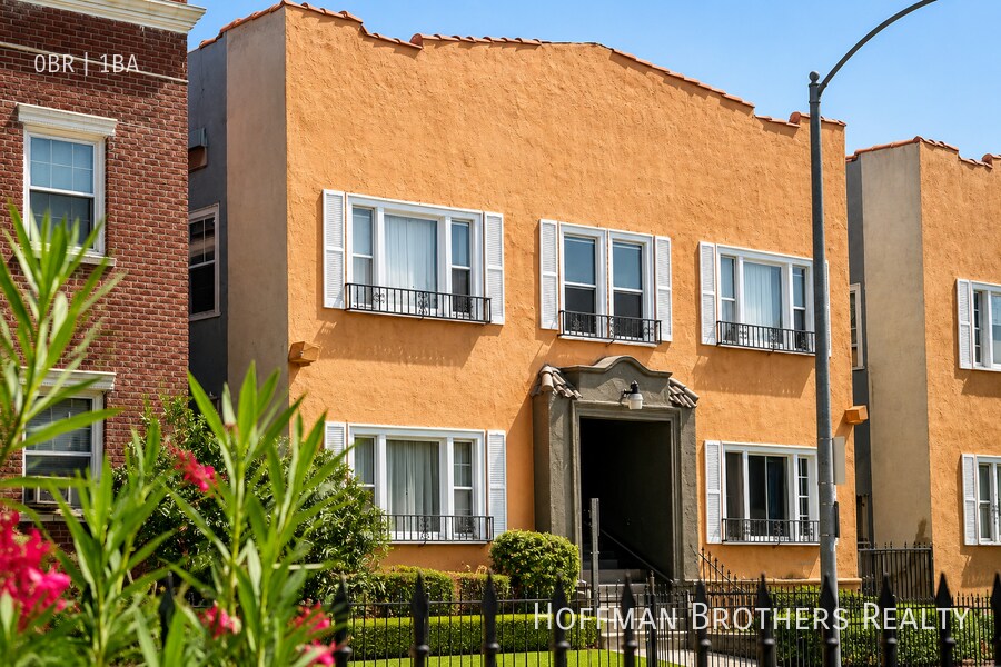 Building Photo - 400 N Coronado St