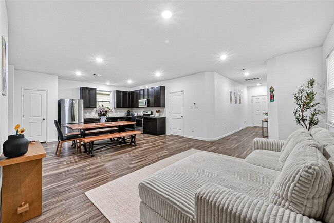 Building Photo - 5807 Flinders River Trl