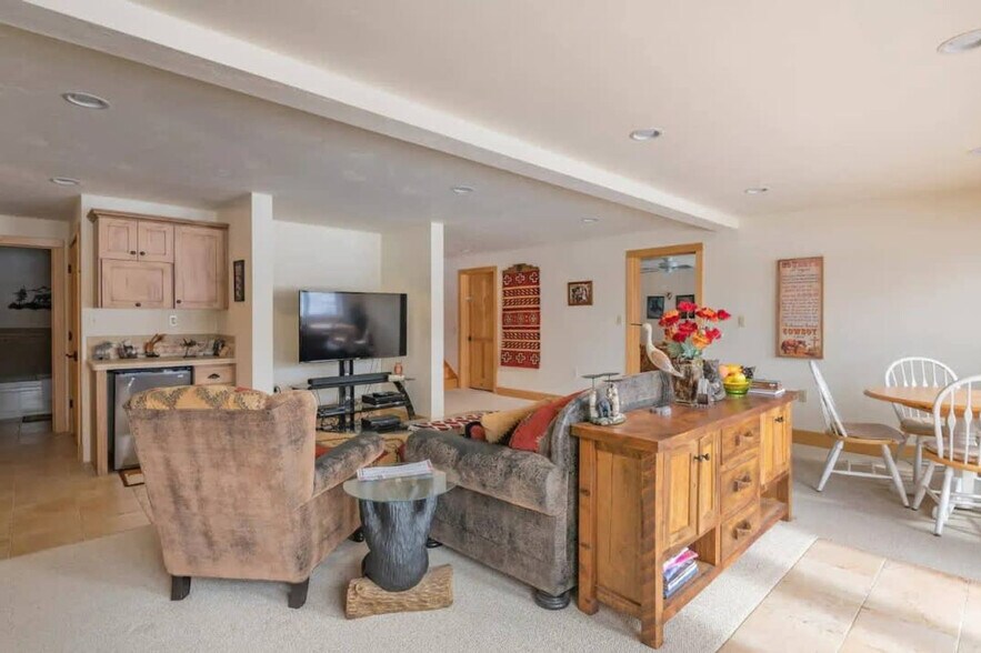 Primary Photo - 10455 Rammell Mountain Rd