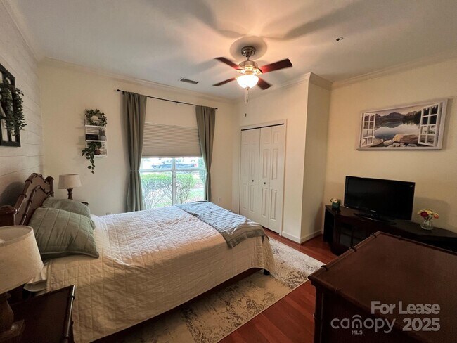 Building Photo - 1140 Torrence Cir