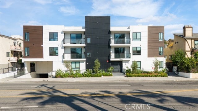 Building Photo - 7510 Sepulveda Blvd