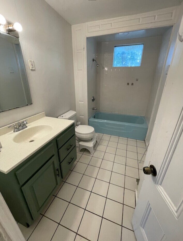 Building Photo - 5 Durham St